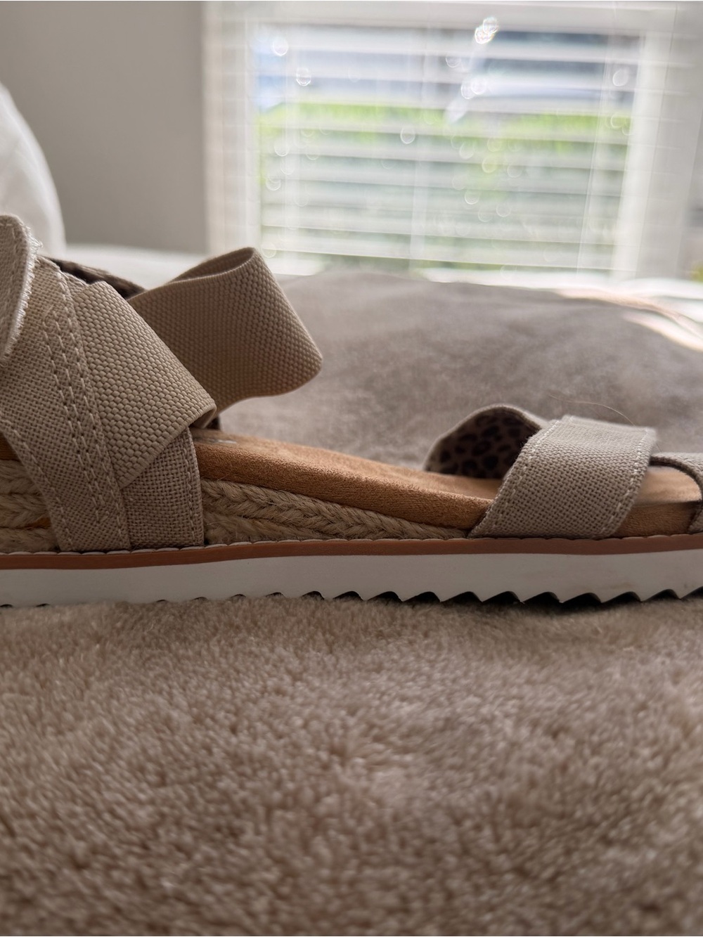 Bobs from Skechers Women's Beige Elastic Strap Sandals